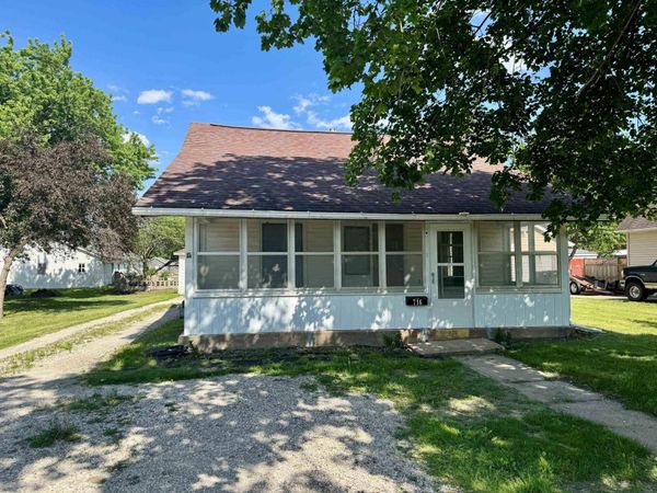 716 Commercial Street, LaPorte City, IA 50651