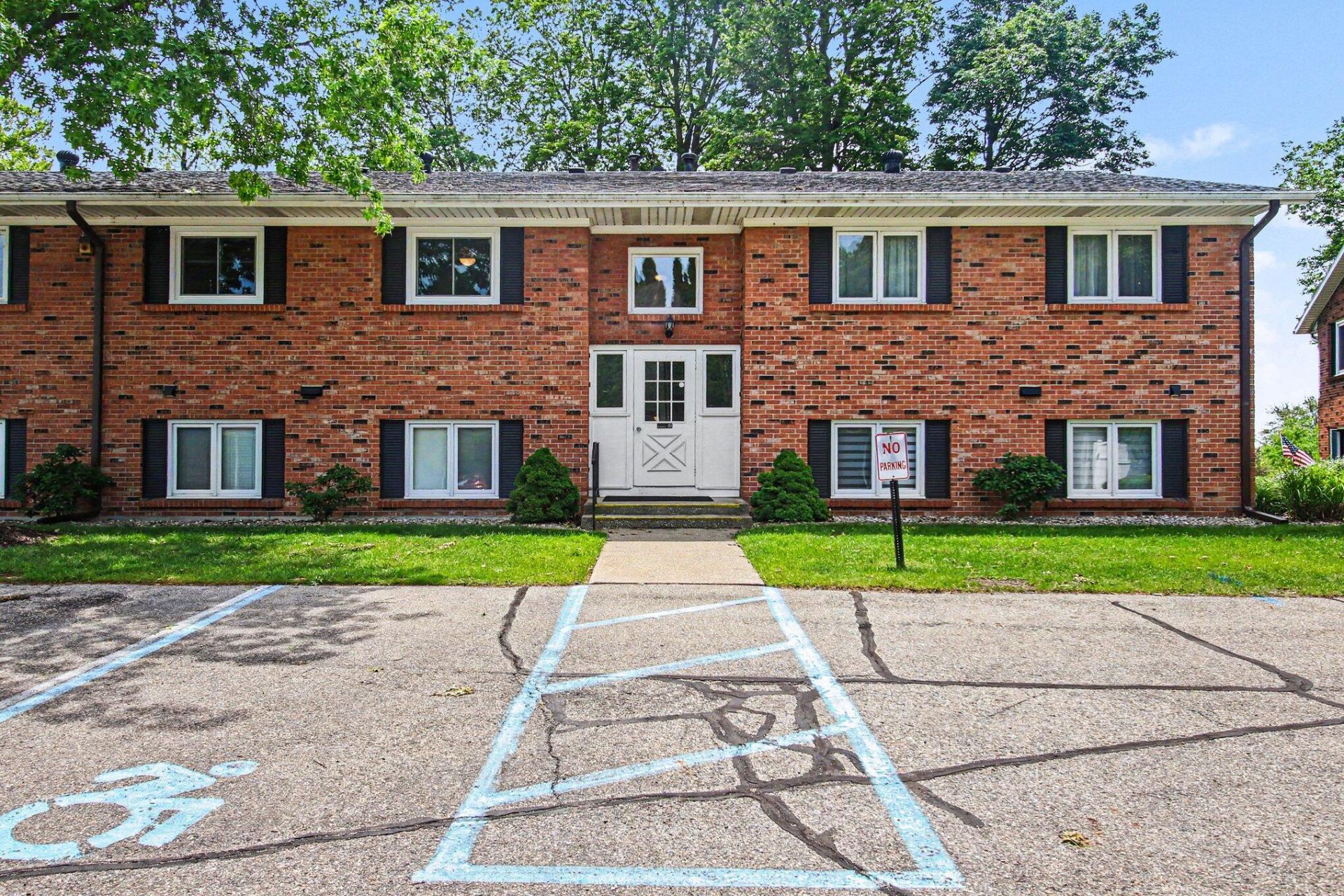 230 S State Street, Unit 31, Zeeland, MI 49464 Main Photo