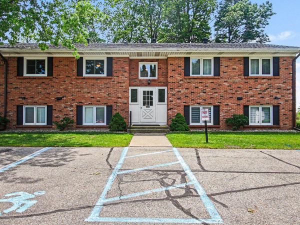 230 S State Street, Unit 31, Zeeland, MI 49464
