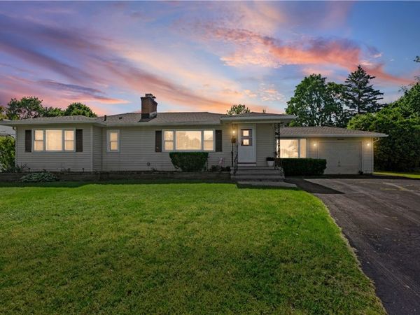 17 Ridge Port Circle E, Rochester, NY 14617