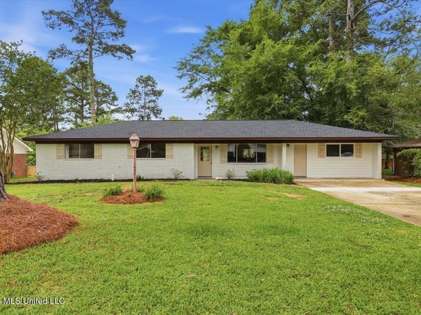 2329 Upper Drive, Pearl, MS 39208