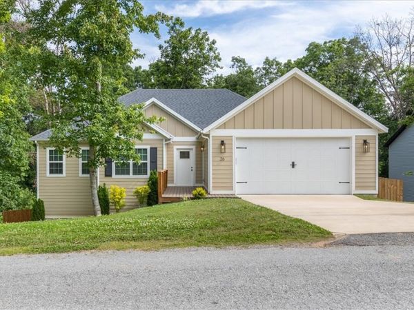 26 Ingleborough Drive, Bella Vista, AR 72715