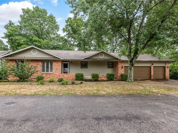 4 Cherhill Drive, Bella Vista, AR 72714