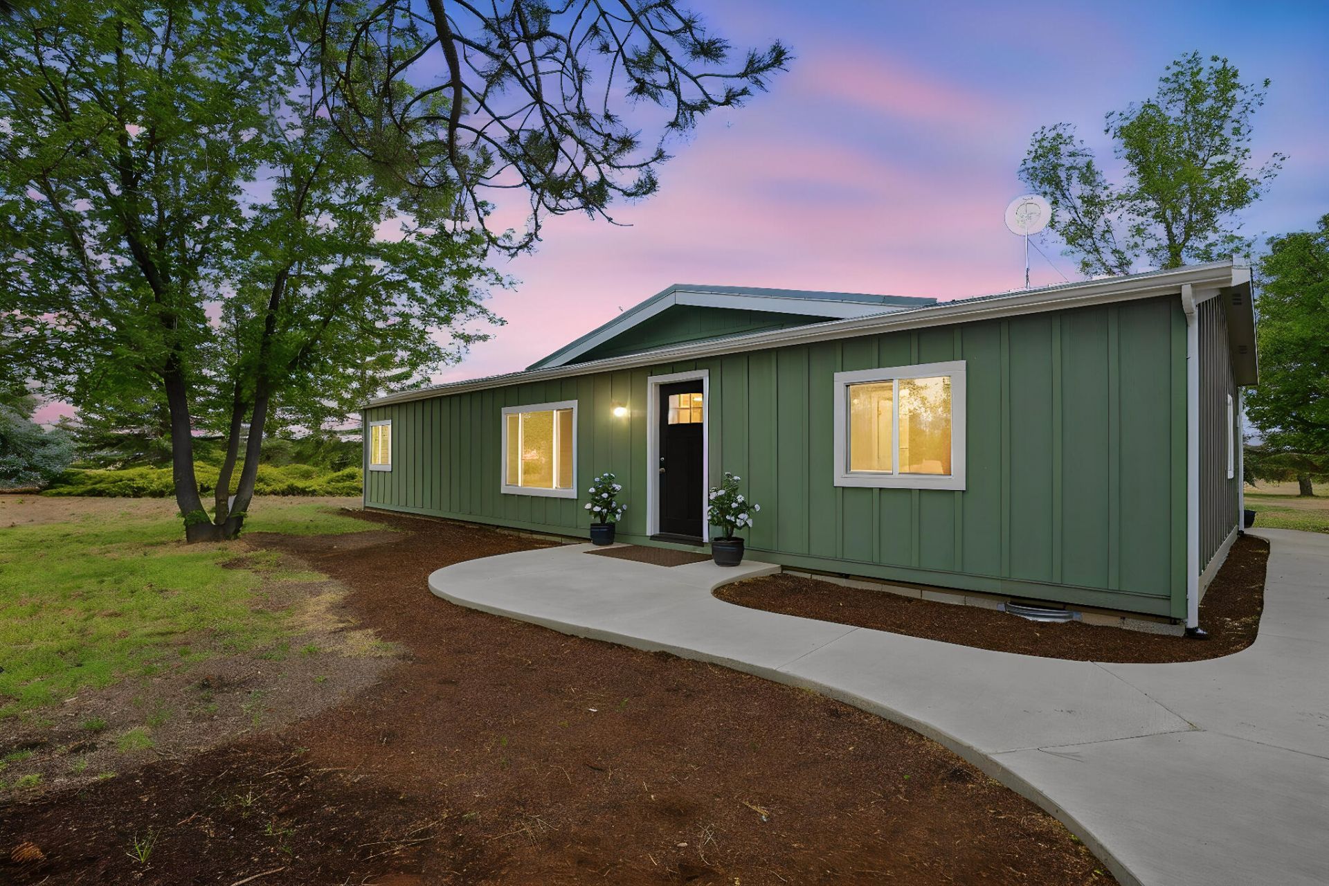 67292 Rabbitbrush Way, Bend, OR 97703 Main Photo