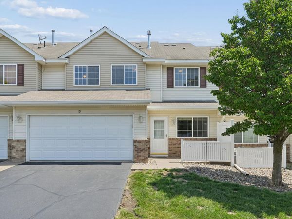 3560 Sterling Heights Drive, Unit B, River Falls, WI 54022