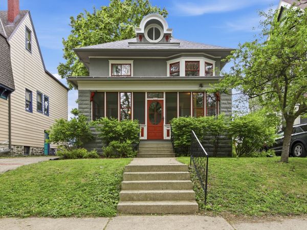 2919 N Hackett Ave, Milwaukee, WI 53211