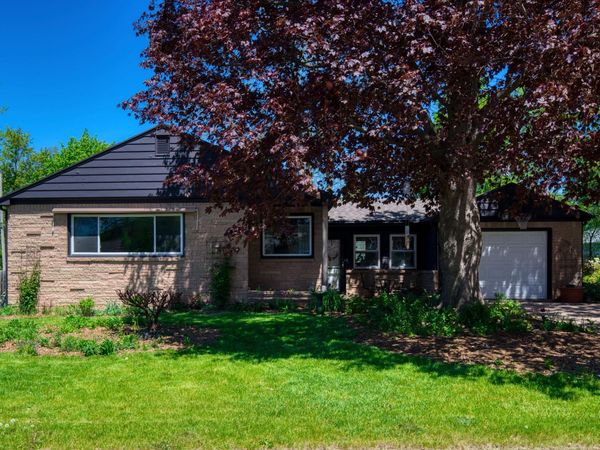 2916 W Valanna Ct, Glendale, WI 53209