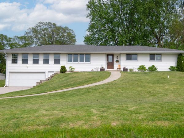 W220N9740 Amy Belle Rd, Germantown, WI 53017