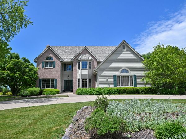 4665 Hastings Dr, Brookfield, WI 53045