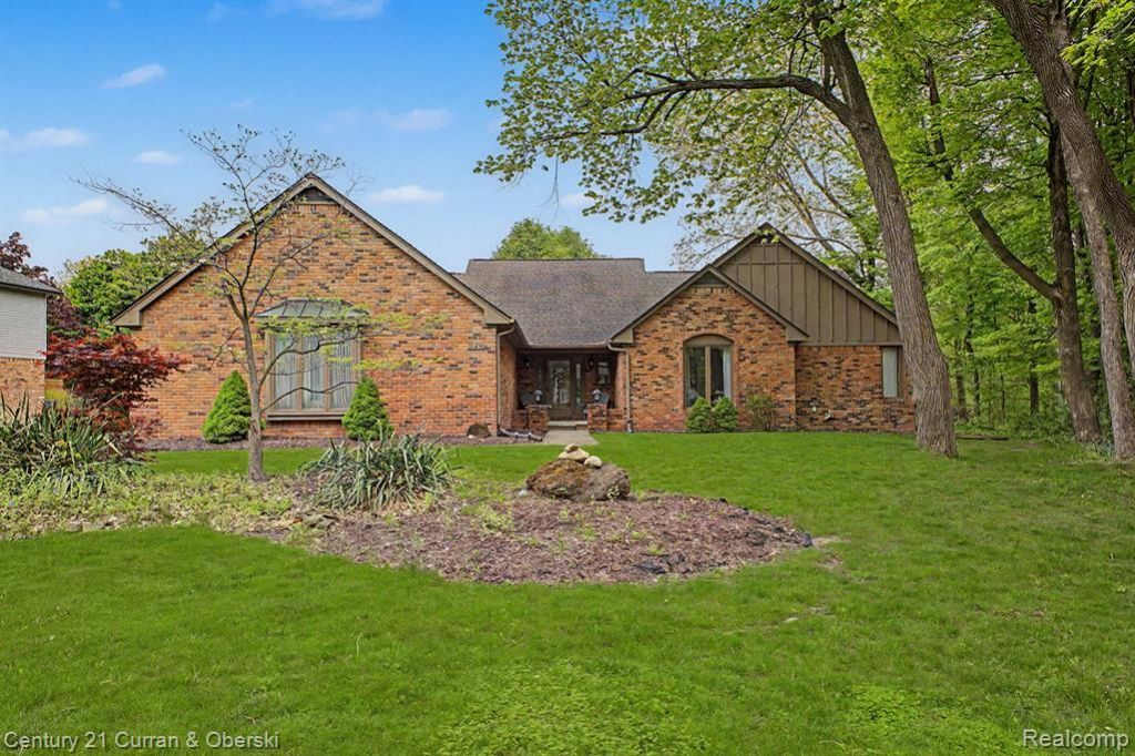 21470 Woodfarm Drive, Northville, MI 48167 Main Photo