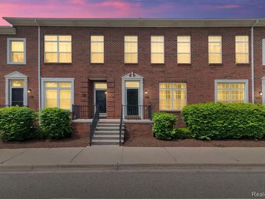14568 Vauxhall Drive , Sterling Heights, MI 48313