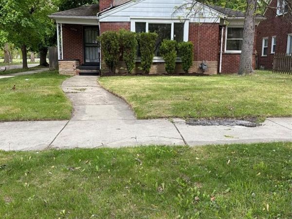 17250 Lenore, Detroit, MI 48219