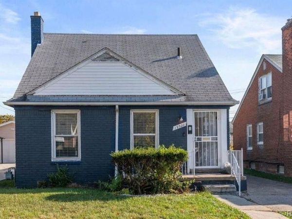 19306 Winthrop Street, Detroit, MI 48235