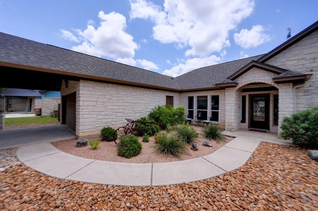 75 Sprucewood Dr, Wimberley, TX 78676 Main Photo