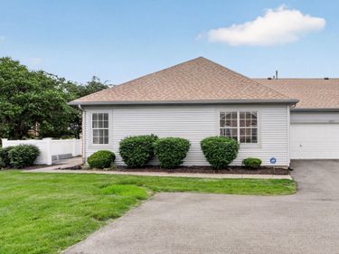 2277 Fox Run Circle , Findlay, OH 45840