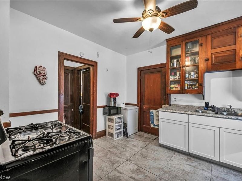 2822 Saratoga Avenue, Cleveland, OH 44109 Photo 6