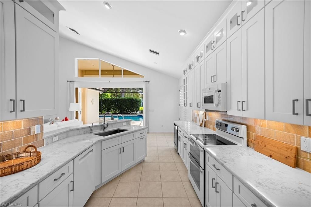 2024 Timarron Way, Naples, FL 34109 Photo