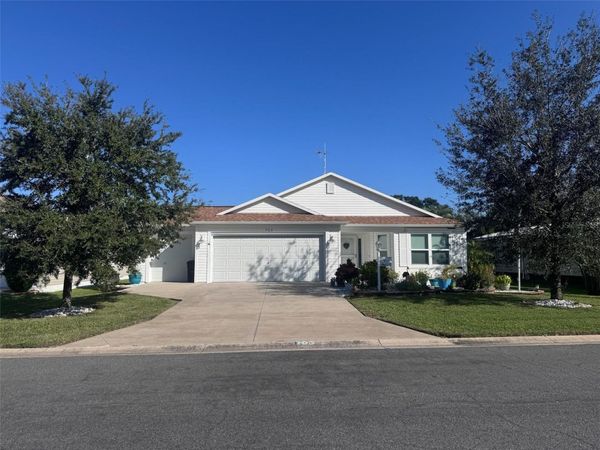 703 ROYAL PALM AVENUE , LADY LAKE, FL 32159