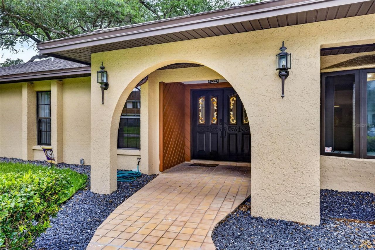 11004 Theresa Arbor Drive, Temple Terrace, FL 33617 Photo