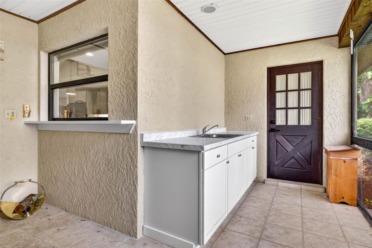 11004 Theresa Arbor Drive, Temple Terrace, FL 33617 Photo