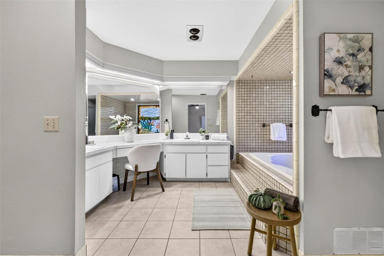 11004 Theresa Arbor Drive, Temple Terrace, FL 33617 Photo