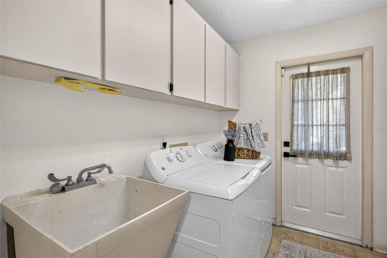 11004 Theresa Arbor Drive, Temple Terrace, FL 33617 Photo