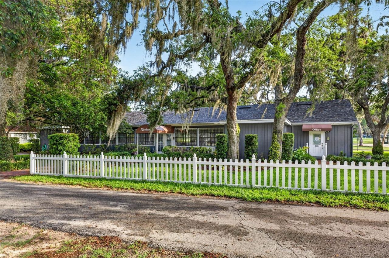 11004 Theresa Arbor Drive, Temple Terrace, FL 33617 Photo