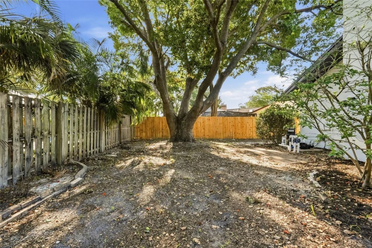 2700 Sedgefield Court E, Clearwater, FL 33761 Photo