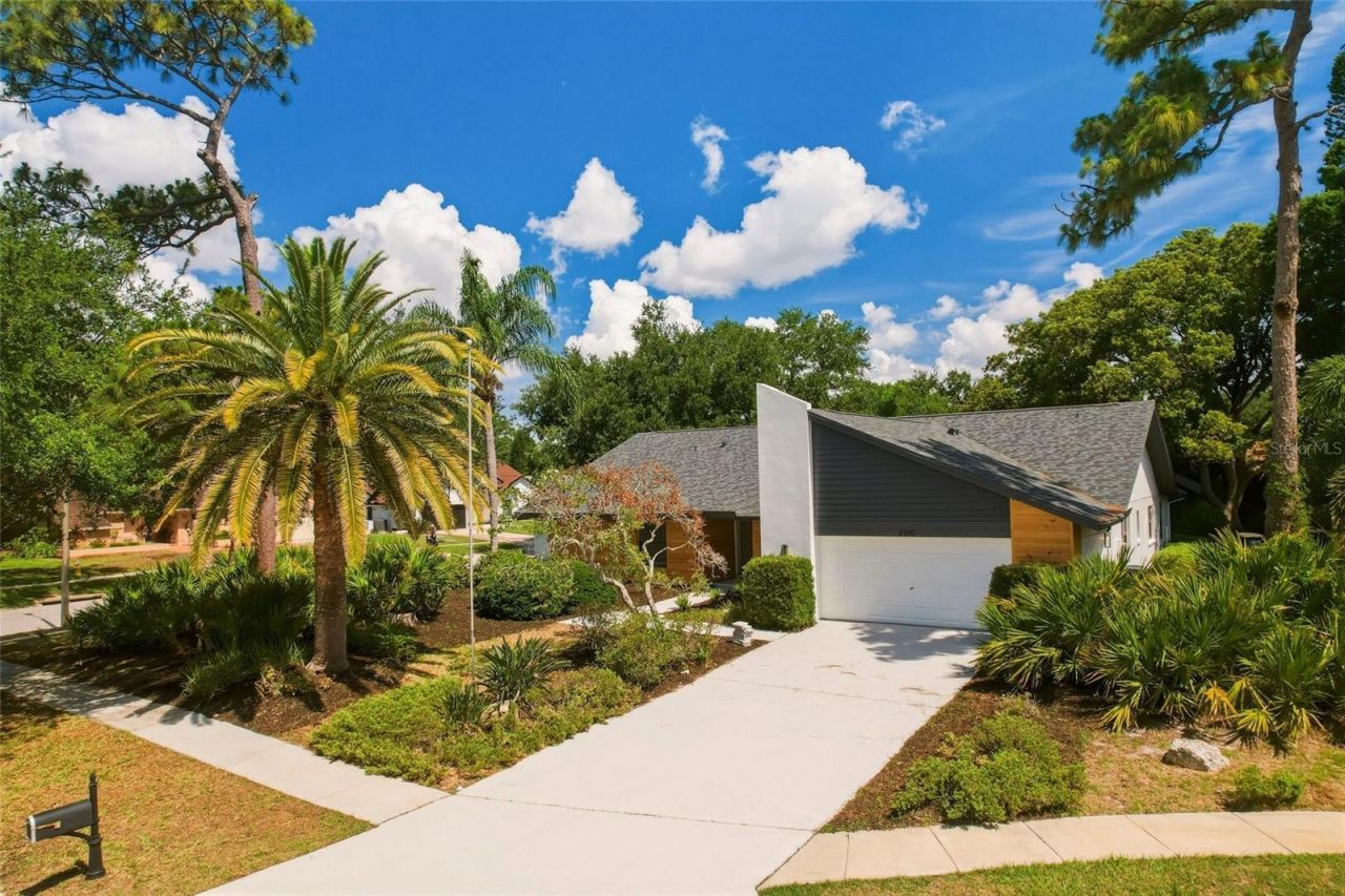 2700 Sedgefield Court E, Clearwater, FL 33761 Photo
