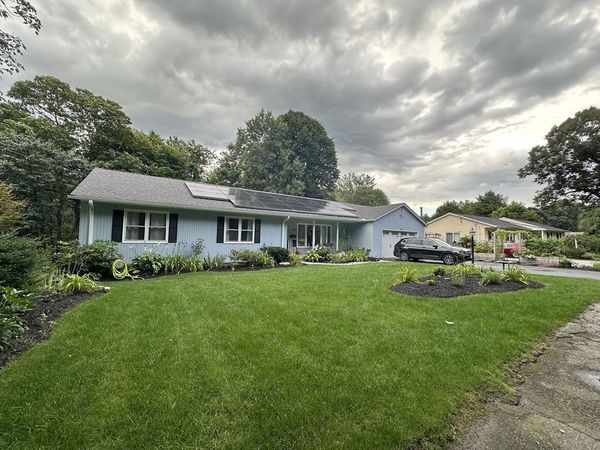 65 Lynnwood Ln, Worcester, MA 01609