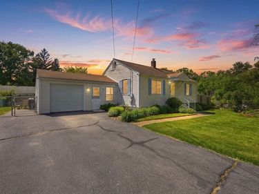 44 Harding St, Springfield, MA 01109