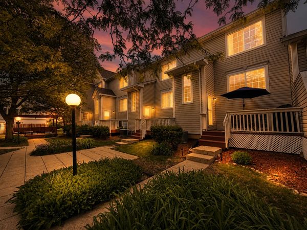 313 Peachtree Court , Bolingbrook, IL 60440