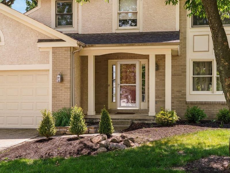 7558 Bardston Drive , Dublin, OH 43017 Photo 2