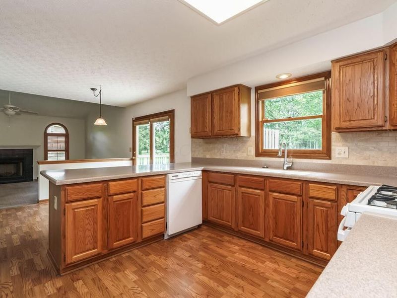7558 Bardston Drive , Dublin, OH 43017 Photo 7