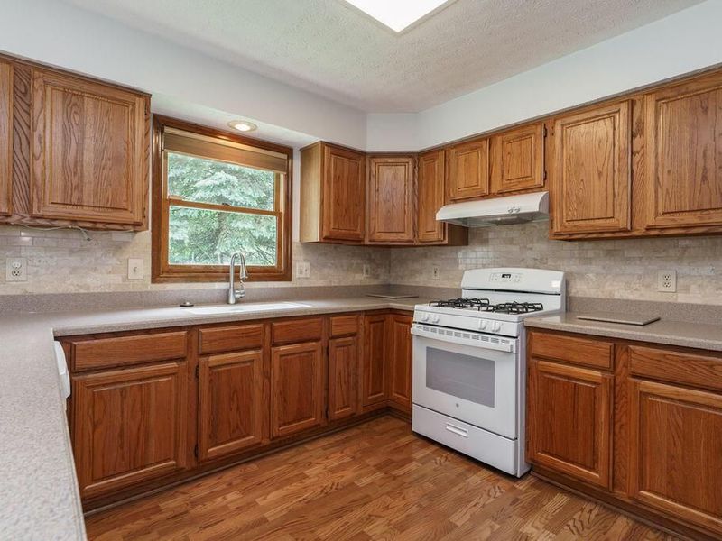 7558 Bardston Drive , Dublin, OH 43017 Photo 8