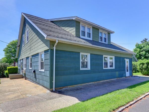 54 McKinley Avenue , Albertson, NY 11507