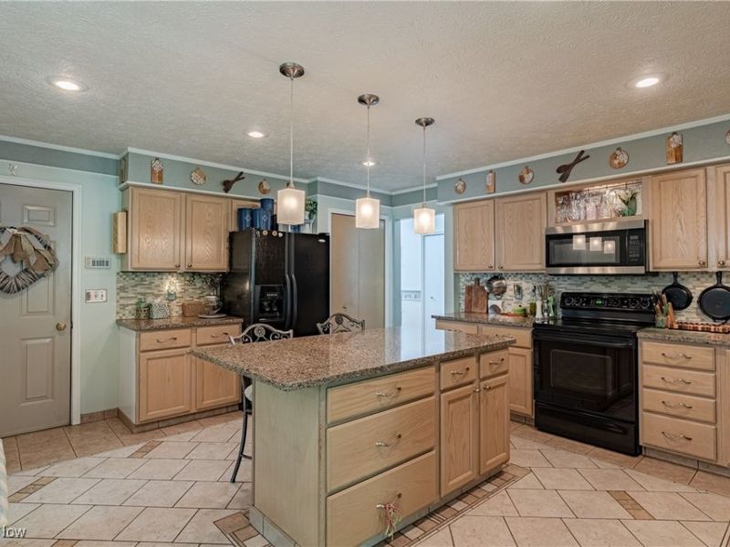 7538 Ridge Road , Parma, OH 44129 Photo 10