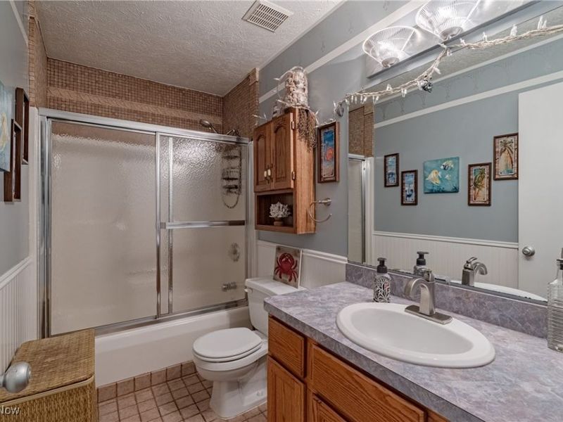 7538 Ridge Road , Parma, OH 44129 Photo 23