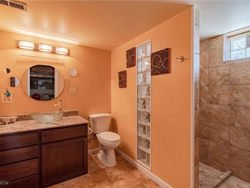 7538 Ridge Road , Parma, OH 44129 Photo 25