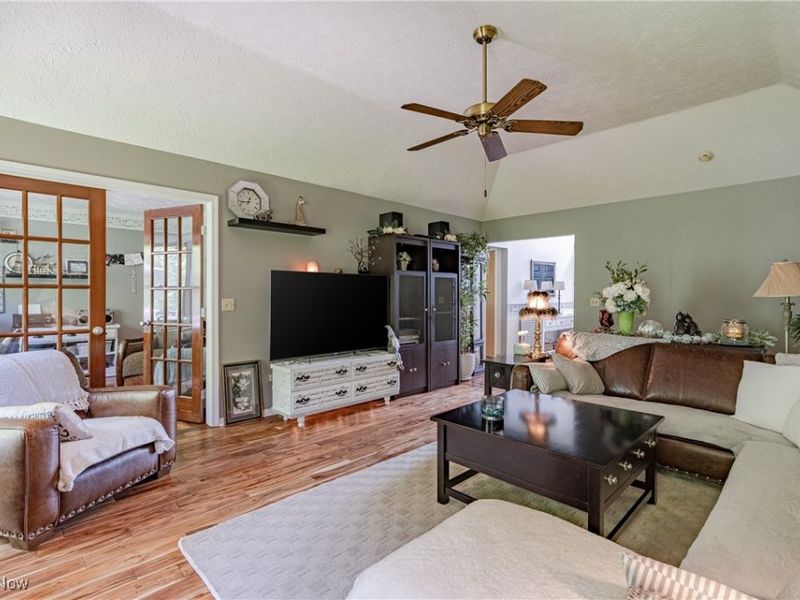 7538 Ridge Road , Parma, OH 44129 Photo 7