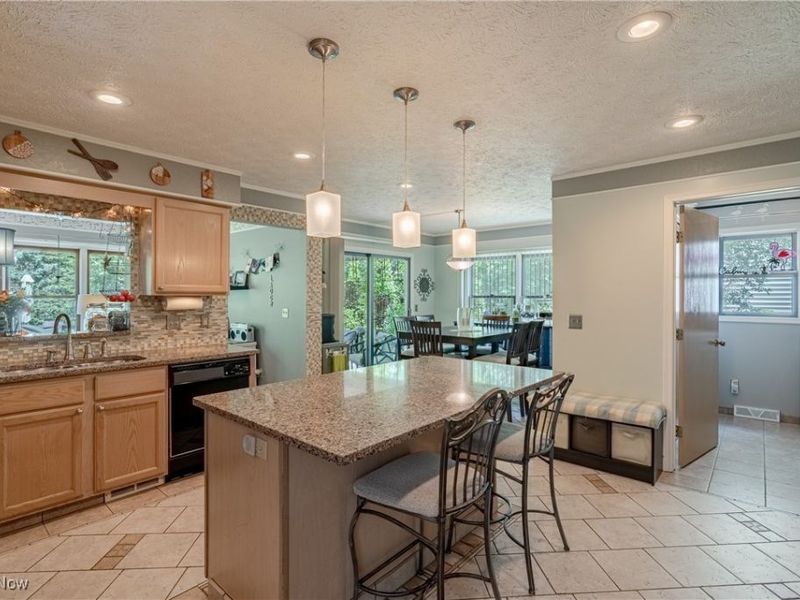 7538 Ridge Road , Parma, OH 44129 Photo 8