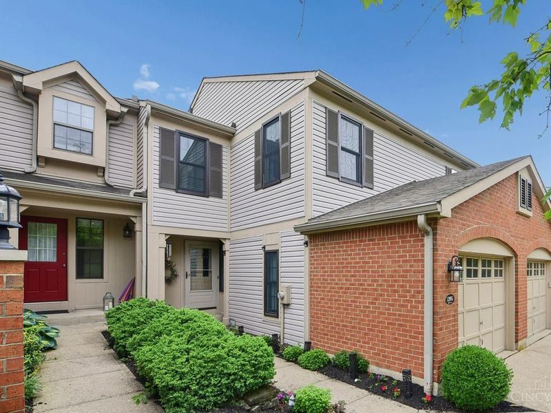 12095 Pickwick Place, Sharonville, OH 45241 Photo 2