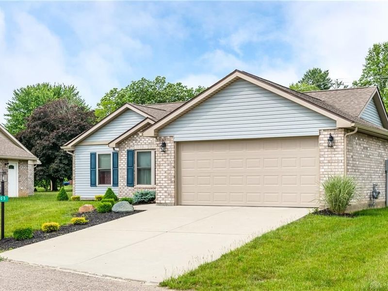 105 Pebble Creek, Eaton, OH 45320 Photo 2