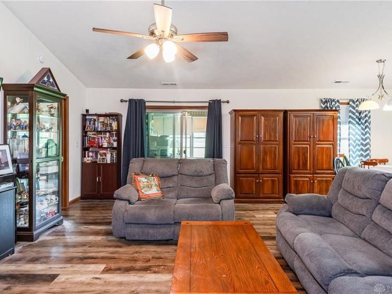 105 Pebble Creek, Eaton, OH 45320 Photo 5