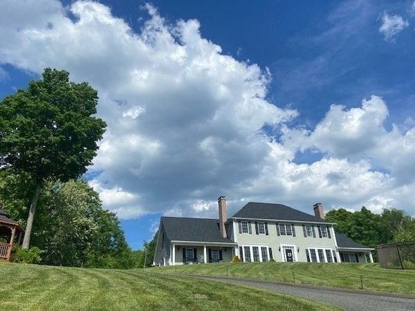 17 Lexington Dr, Belchertown, MA 01007