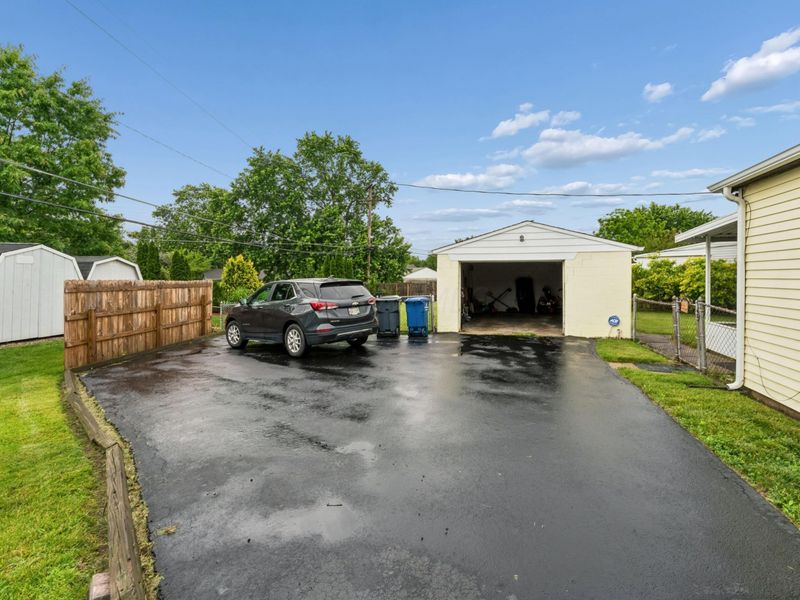 713 Gilmore Drive , Reynoldsburg, OH 43068 Photo 1