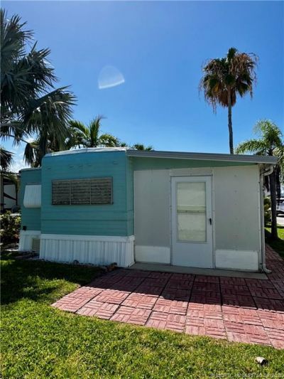 466 Nettles Boulevard, Jensen Beach, FL 34957 Photo