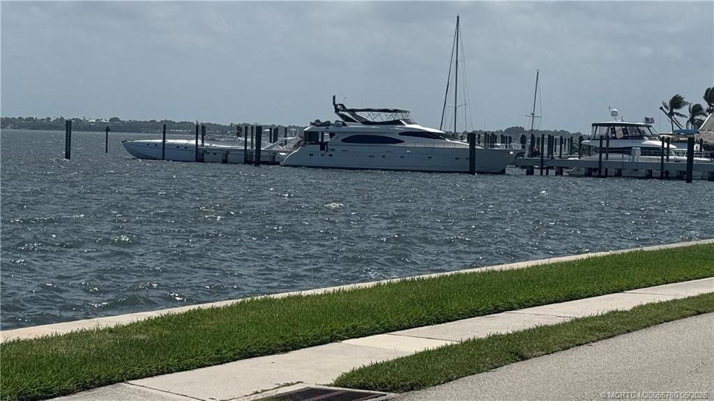 466 Nettles Boulevard, Jensen Beach, FL 34957 Photo