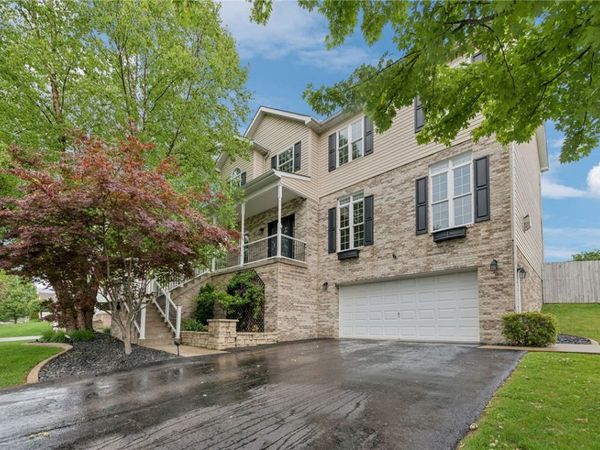 125 Edgewood Drive, New Stanton, PA 15672