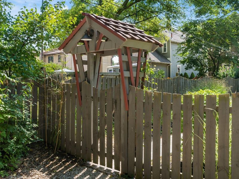 146 W North Broadway, Columbus, OH 43214 Photo 4